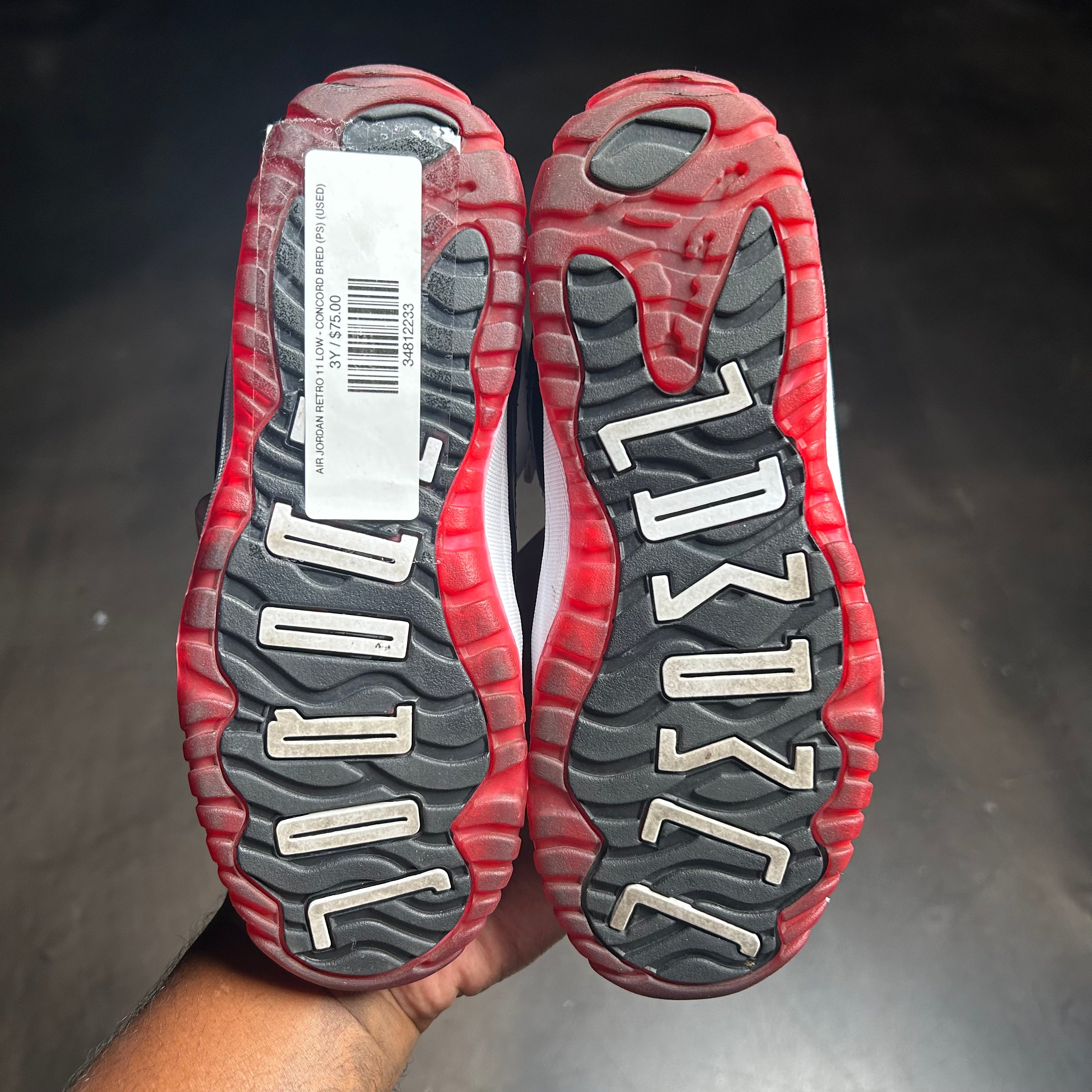 Jordan retro 11 concord red deals