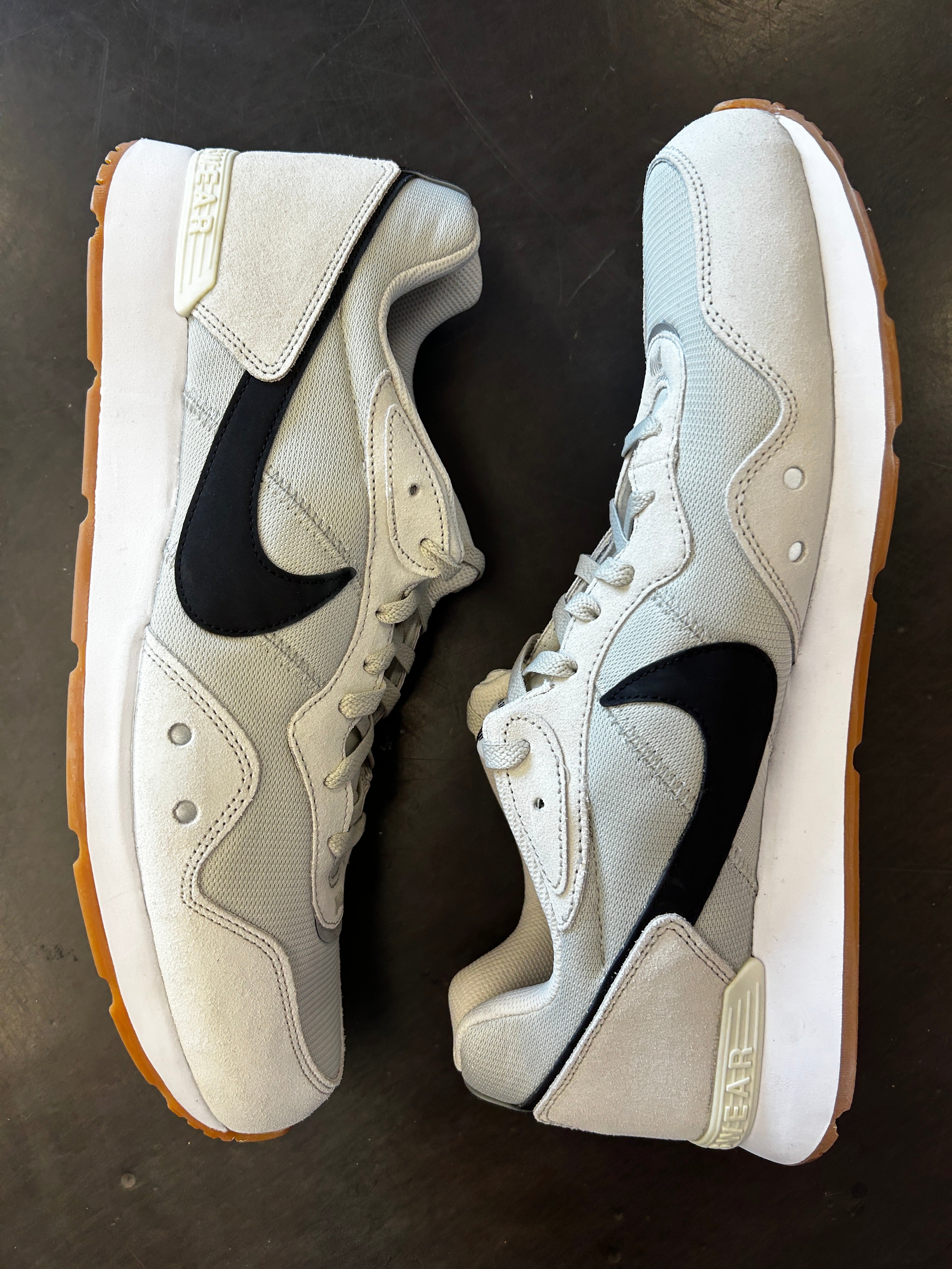 Nike Venture Runner Light Bone