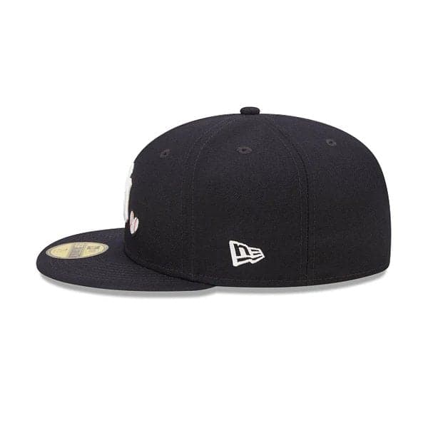 NEW ERA - 59FIFTY TEAM HEART NEW YORK YANKEES FITTED (NAVY) - The Magnolia Park